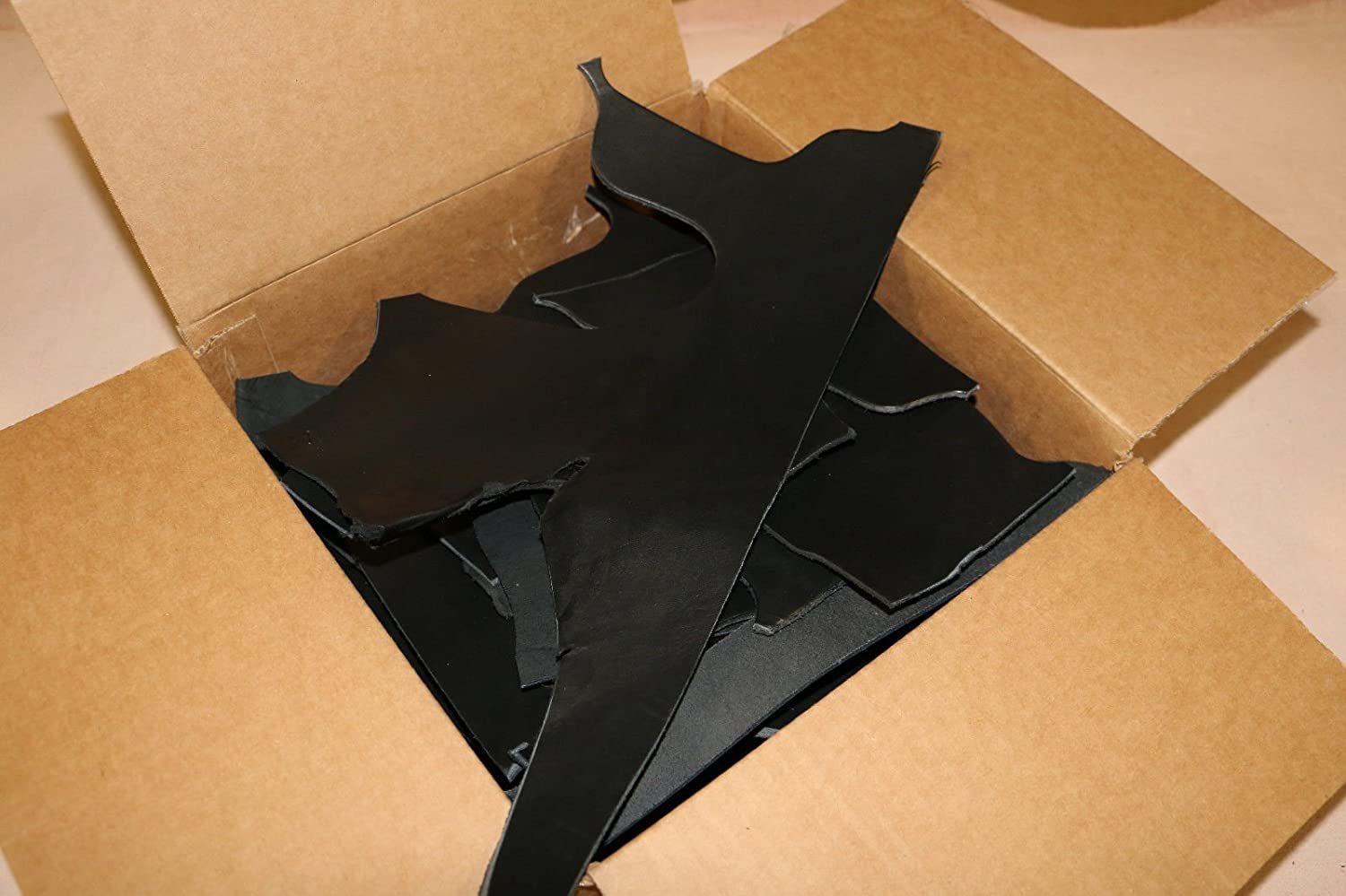 5 LB Scrap Leather Cowhide 7-10oz Assorted Sizes Black Vegetable Tanned Secondary image