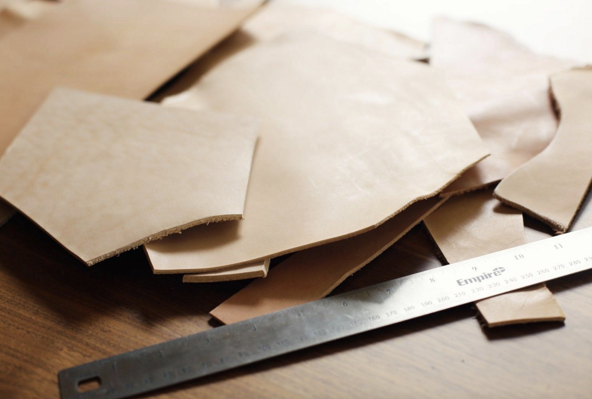 Vegetable Tan Tooling Cowhide Leather Scraps Light 3-6 oz. (1-2.4mm) Thickness Secondary image