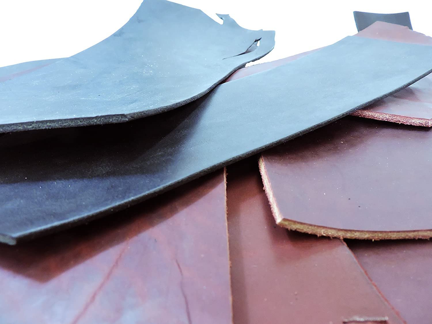 European Leather Works 1lbs Leather Wallet Making Scrap Bags (Black and Burgundy Latigo) Secondary image