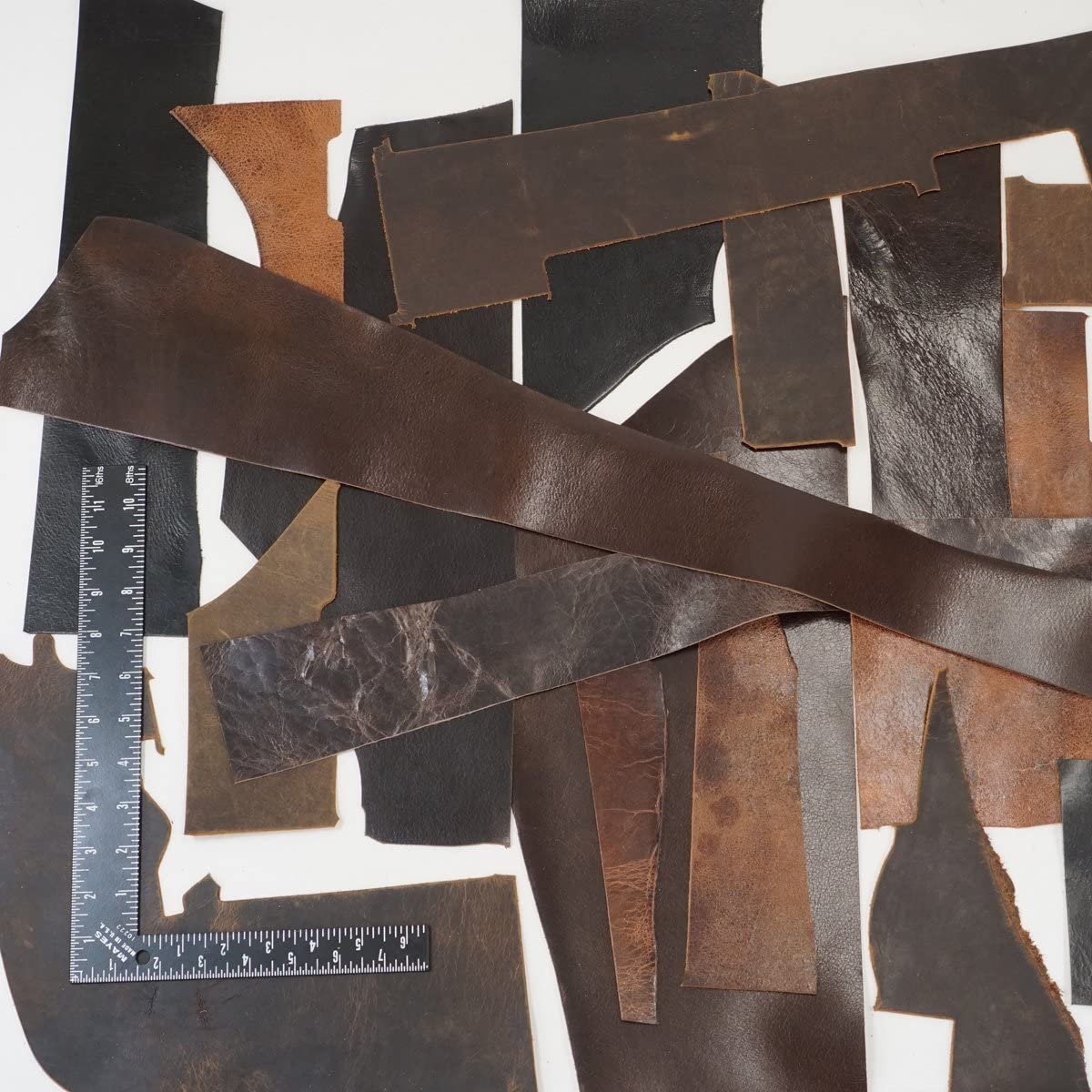 2 LB Leather Scrap Bags Lightweight to Heavy 4-10oz (2-3.6mm) Vegetable Tanned Leather Cowhide Main image